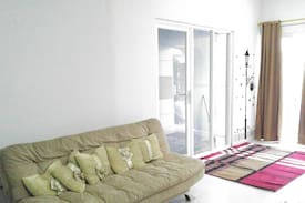 Malang House | Griya Papa Biru B5 Palmview Homestay
