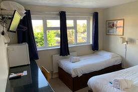 Bicester Bed & Breakfast | Ava House B&B: Room 3 (Twin)
