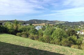 Hatfields Beach House | Hatfield Hideaway ( next to Orewa beach)