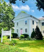 Bellport Hotel | Bellport Village Temperance Hall: Old Inlet Suite