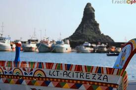 Aci Trezza Apartment | Acitrezza Mare Lungomare Casa Vacanza La Cornera 2