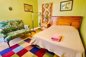 South Philadelphia House | Hip South Philly Gem 4, Mins from Train/Everywhere