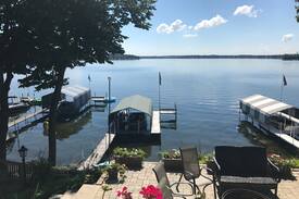 Navarre House | Jump Off the Dock Vacation on Lake Minnetonka
