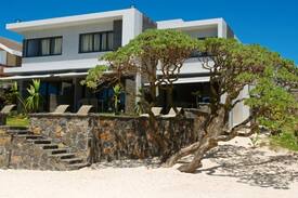 Blue Bay Villa | 3BR Villa on the beach in Pointe d'Esny