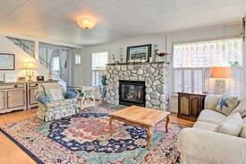 Lincoln City House | Eileen's Cottage - Charming Home and Large Garden Right On Siletz Bay