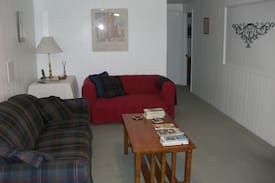 Hampden House | 2 bdrm lower level suite ~ bright, clean & quiet!