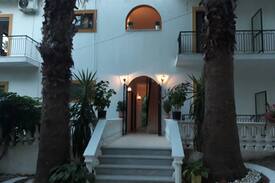 Notos Apartment | Quiet apartment for 2-3. only 100m from beach
