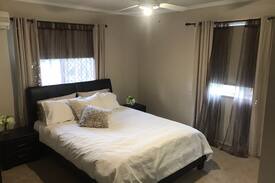 Ipswich House | Chill out by the pool - Ipswich