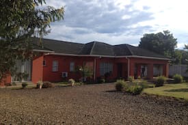 Livingstone Bed & Breakfast | CYPRESS EXECUTIVE LODGE