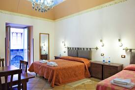 Caltanissetta Bed & Breakfast | PALAZZO AJALA *** Artistic B&B '800