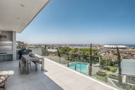 Port Elizabeth House | La Vue - Studio room