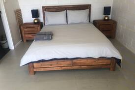 Omapere Apartment | Sneezle Beezle Beach Studio