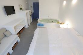 Batroun Apartment | Rocca Marina Studio with Jacuzzi