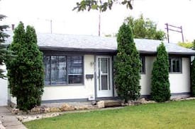 Transcona House | 2 bedroom bungalow in Transcona, close to CN rail