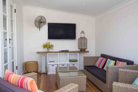 Currarong Cabin | Sirena Beach Cottage- time to relax and unwind