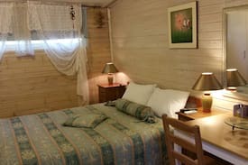 Mishmar HaShiv'a House | The Green Zimmer in Mishmar Hashiva ISRAEL