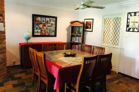 Thornlie House | Private room in comfortable home in Thornlie, WA