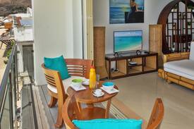Grand Case Apartment | Two bedroom apartment directly on the beach of Grand Case Center St Martin