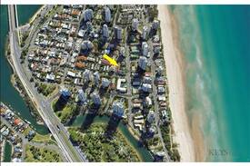 Main Beach Apartment | Chidori Court - Beautiful Garden/Pool view 2 Brm