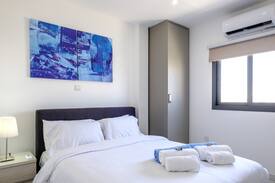 Larnaca City Centre Apartment | Lazuli City Seaview Apartment 501