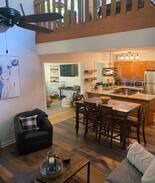 Helen Apartment | Oben Retreat,private hot tub, fire pit,pool table