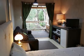 Chinchilla Hotel | The Laurels Homestead and Cabins
