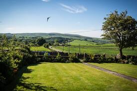Embsay Other | Twin room with en-suite in Yorkshire Dales B&B