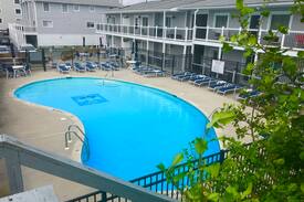 Dewey Beach House | Sandy Toes Getaways 2 (sleeps 8-10)