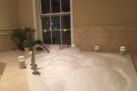Fairmount House | Romantic Penthouse Getaway with Jacuzzi