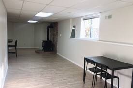 Powell River House | Clean & Quiet Suite-Central Location