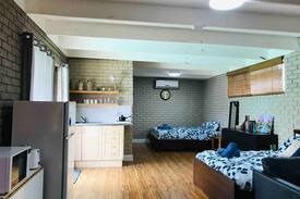 Heathridge House | Huge studio with pool view 5 mins to beach/shops