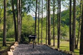 Clyde RV Rental | Bear Wall'r Bus Adventure Lodging
