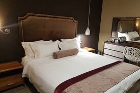 Francistown Bed & Breakfast | La Signature Guest House
