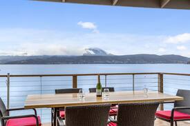 Opossum Bay House | On the Waters Edge