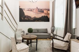 Belvaros - Lipotvaros Apartment | 57 Steps from the Basilica