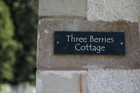 Fintry Cabin | Three Berries Cottage