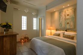 Kamari Hotel | 3.Ocean Bay..on the beach & breakfast