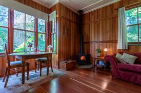 Mount Glorious House | Luxury Mount Glorious rainforest studio