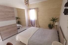 Pembroke Apartment | St Julians/private room , BARS, BUS, BEACH at 150m