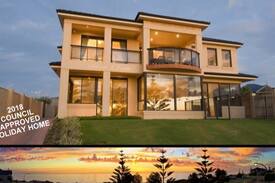 Quinns Rocks House | Le Chateau d'Ocean - ABSOLUTE BEACHFRONT with pool