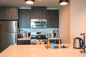 Downtown Los Angeles Apartment | 1BR Cozy Suite near Little Tokyo