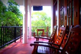 Ambagollapathana House | Samadhi Guest Inn Deluxe Triple room with balcony