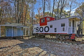 Hobbieville Cabin | Unique Springville Railroad Caboose Cabin!