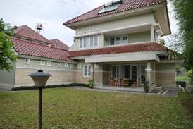 Ngaglik House | Puri Pesona Merapi - Large Mansion (8-10 guests)