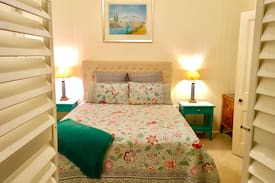 Eagle Heights House | Grace Cottage - Relaxing Mountain Weekend Getaway