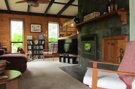 Sisters Beach House | Platypus Chalet
