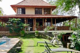 Pan de Azucar House | Atenas bamboo style elegant home