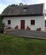 Spiddal Cabin | Beautiful thatched cottage in Spiddal.