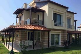 Davutlar Villa | Kuşadasi davutlar sahil sitelerinde luks villa
