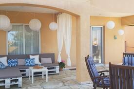 Tala House | Sea view family home, private pool, 3 BR, Netflix